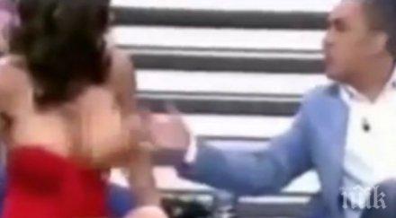 зрелище ефира водещ разголи гърдите надарената жена испания видео