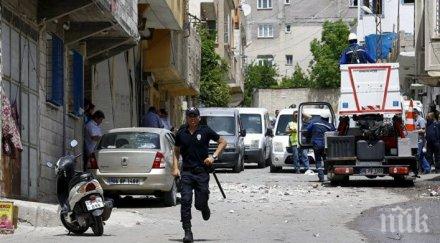 трима полицаи убити взрива жива бомба газиантеп