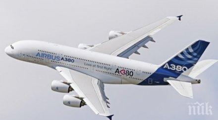 уникално големият пътнически самолет света кацна софия видео