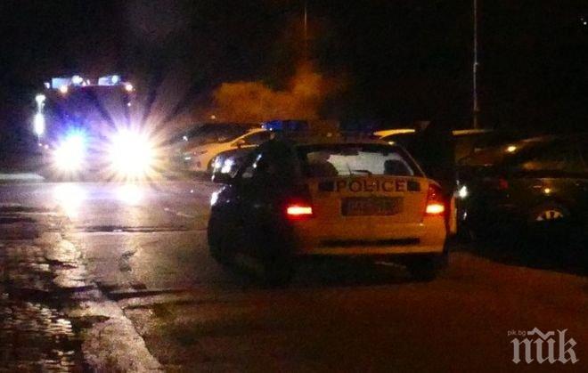 Огнен ад! Две коли изгоряха като факли в София (СНИМКИ)