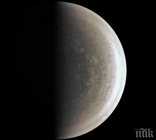 НАСА отложи следващата мисия на сондата „Джуно” край Юпитер