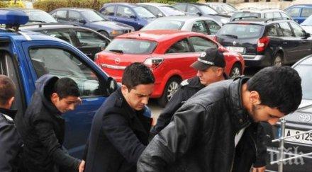 разкрития внедрили таен агент килията тримата сирийци съдени тероризъм