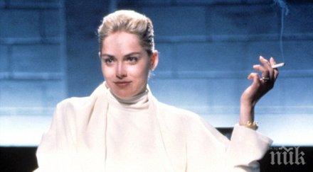 шарън стоун пръска сексапил снимка