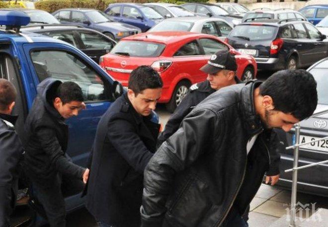 Екшън в съда! Сирийците, задържани у нас за тероризъм, твърдят, че били пребити от служители на ДАНС