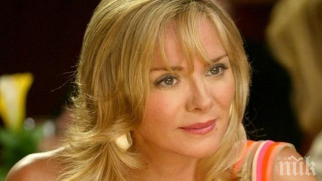 65-годишната Ким Катрал показа зашеметяваща фигура по бански (СНИМКА)