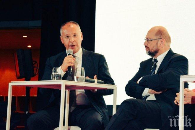 Станишев: Младежите искат работа и социална справедливост. Това е нашата битка!

