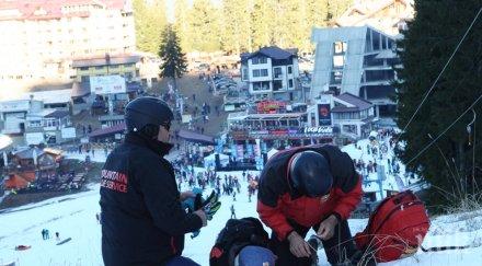 показно планински спасители демонстрират боровец действа туристи беда