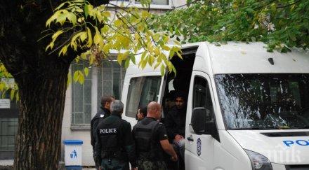 ударна акция задържаха петима трафиканти хора сливен