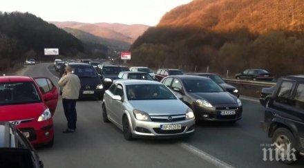 извънредно огромно задръстване магистрала хемус