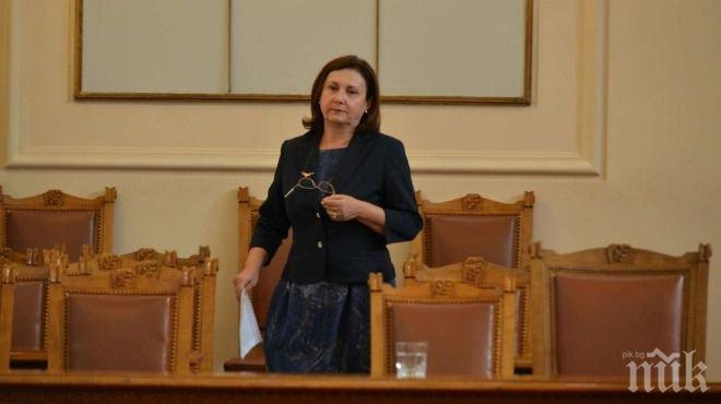 Румяна Бъчварова разкрива пред депутатите ще има ли нови бежански центрове

