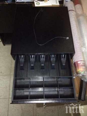 Гаджето на магазинерка й спретна много кофти номер! 