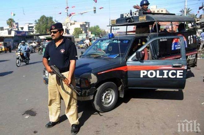 Въоръжени нападнаха полицейска школа в Пакистан