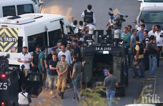 БЕЗПОЩАДНО! Арестите и рокадите в турските служби за сигурност продължават