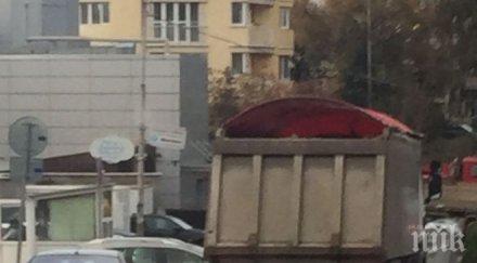 сигнал пик пак лъха незаконен строеж тежкотоварни камиони машини копаят южния парк метри детски градини училище