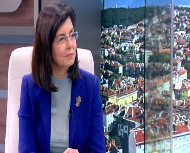 Родители и учители на протест срещу безумието на Кунева за ромските стипендии! 