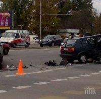 Извънредно! Тежка катастрофа във Варна, линейки извозват ранени (СНИМКИ)