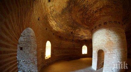 археолози установиха божи гроб непокътнат