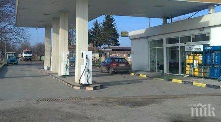 нашествие гърците масово затварят бензиностанции пълнят евтино резевоари нас