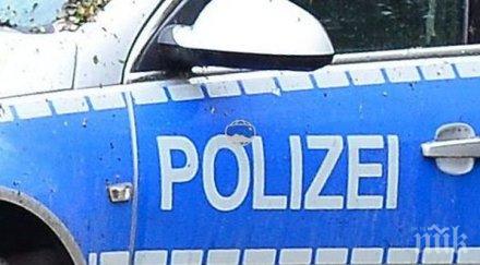 потрес мюсюлманка нападна полицаи нож крещейки аллах акбар