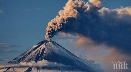 вулканът ключевски напомня опасността новородената пепел