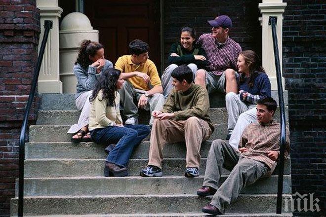 „Коммерсант“: Младежите в Източна и Южна Европа обичат да живеят с родителите си