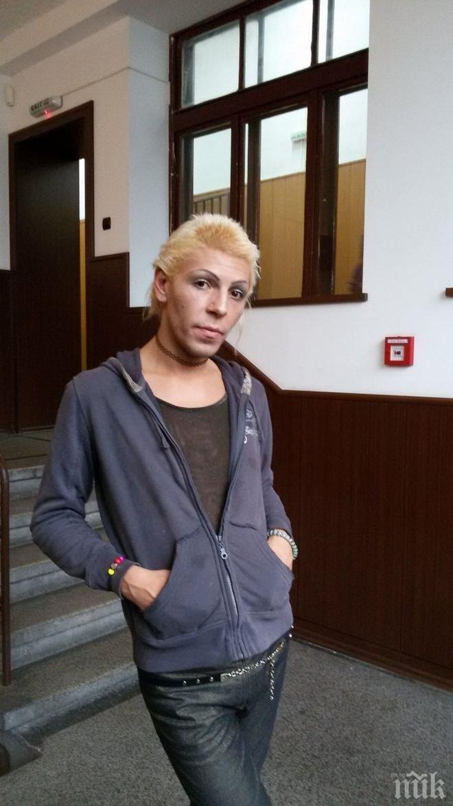 Съдът остави скандалния травестит Благовест (Алексия) в ареста