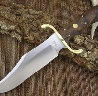 17-годишна наръга тийнейджър след спор в нета