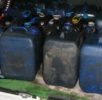 Измамник пробута близо един тон вода за нафта