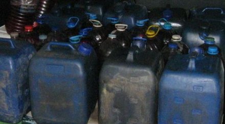 измамник пробута близо един тон вода нафта