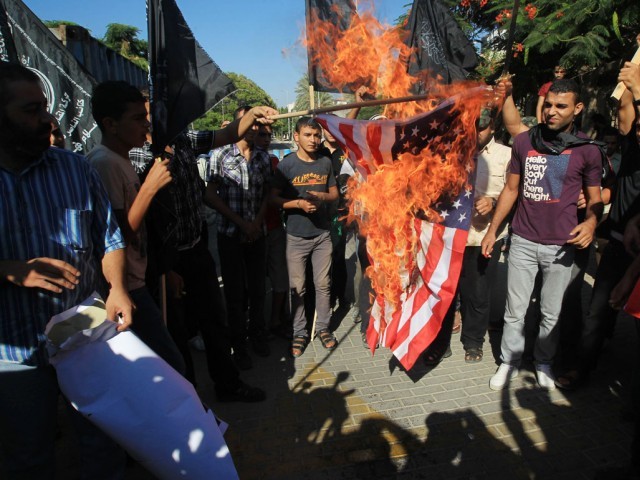 Иранци гориха американски знамена