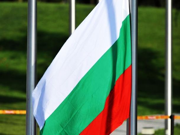 Роми се извиниха за гавра с българския химн