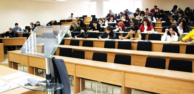 Българите в чужбина искат наши колежи