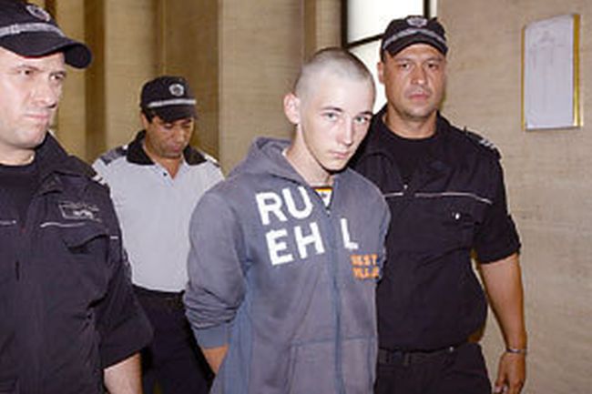 Убиец на дете се мотае на свобода