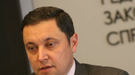 яне янев настоящият тип парламентаризъм напълно изчерпан