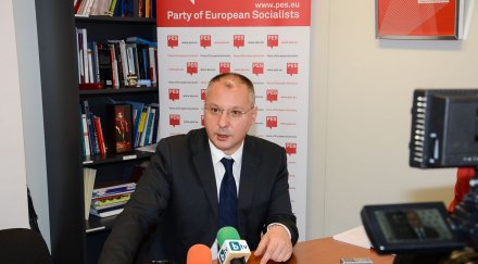 станишев брюксел служебното правителство каже наследството борисов