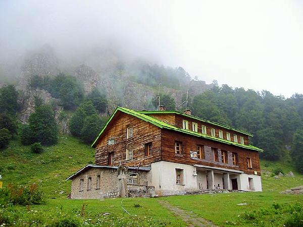 Хотелите ще са от 1 до 5 звезди, а хижите ще се оценяват с „еделвайси“!