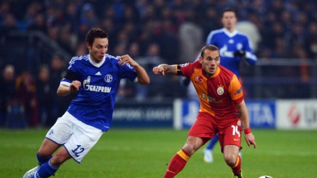 Галатасарай е на четвъртфинал след велика победа срещу Шалке