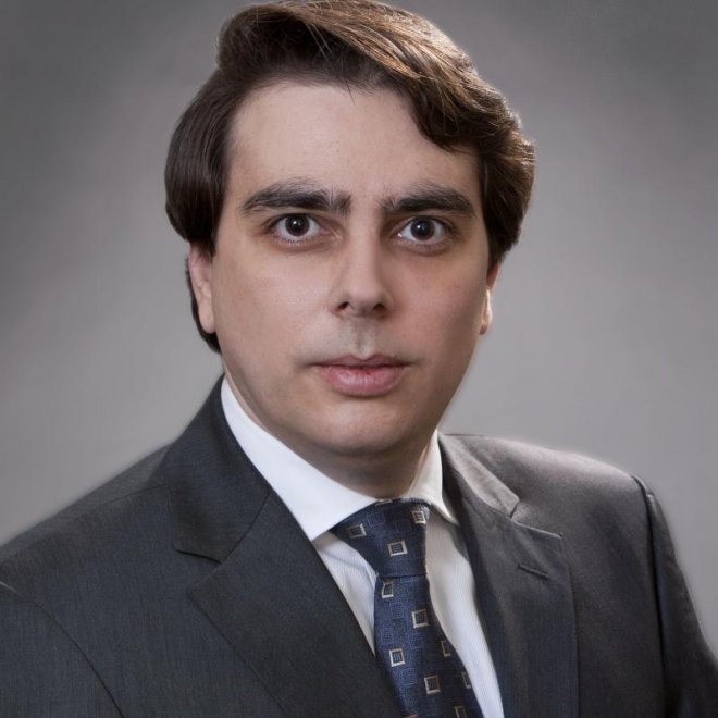 Фирмата на новия министър на икономиката не плащала заплати?