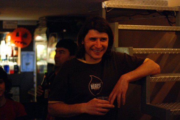 Клип показва: Пламен насъскан да скандира срещу ТИМ! (Видео)