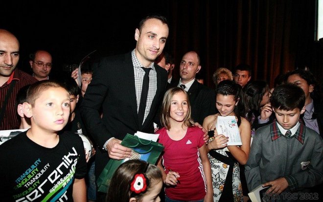 Близо 650 деца ще се борят за награди от фондацията на Димитър Бербатов