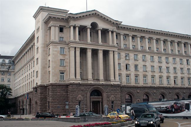 Мъж се самозапали пред президенството