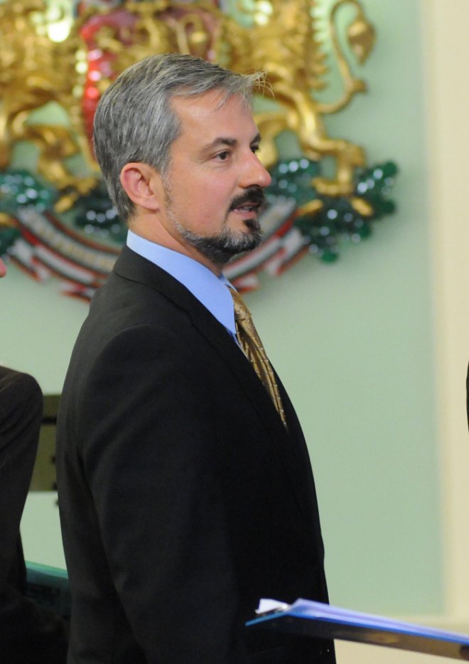 Роман Василев пое електронното правителство