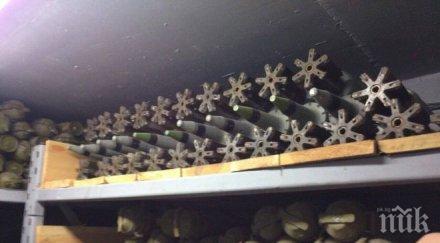 потресна находка киев полицията разби бункер пълен пръсване ракети град оръжия мини гранатомети снимки