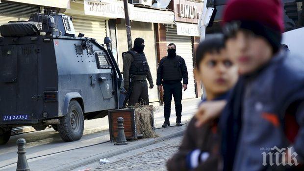 Експлозията в Диарбекир уби 9 и рани над 100 души