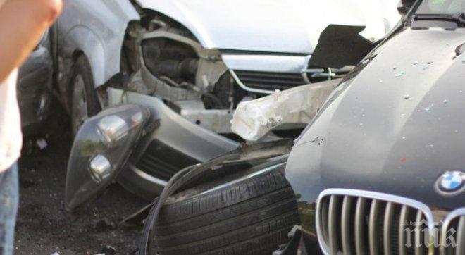 ИЗВЪНРЕДНО! Верижна катастрофа с 5 коли затапи Околовръстното на София