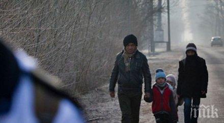 мюнхен пъхат непълнолетните бежанци четириметрова стена