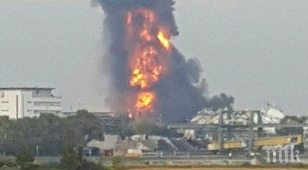 кръв афганистан един убит двама ранени избухване бомба колата областен управител