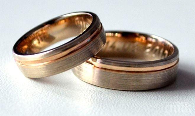 Менделсон! Цяла рода бута сватбарско трабантче (СНИМКИ)