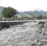 ВОДЕН АД В БАНСКО! Зимният курорт е в бедствено положение (СНИМКИ)