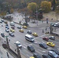 ОТ ПОСЛЕДНИТЕ МИНУТИ! Ужас на Орлов мост! Автобус гори, пътниците са в шок (СНИМКА/ОБНОВЕНА)